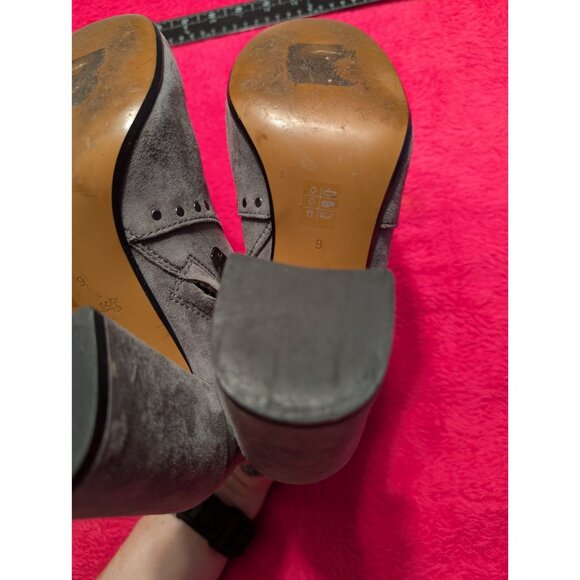 Coach Farrah Grey Suede Heeled Ankle Boot Booties Studs Size 6.5 Side Zip - Picture 10 of 12